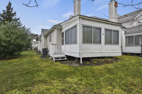 Exterior - 5 Executive Dr, Mashpee, MA 02649 photo 8 of 11