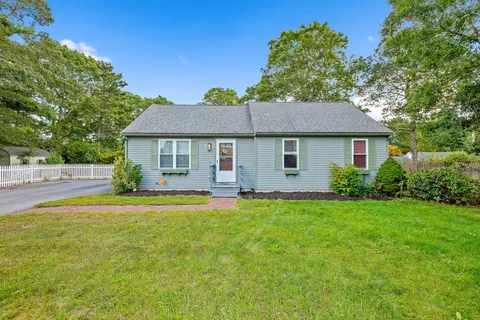 11 Repose Ln, East Wareham, MA 02538 photo 1