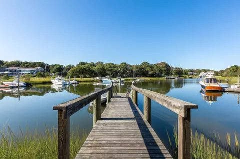 24 Dunes Rd, Harwich Port, MA 02646