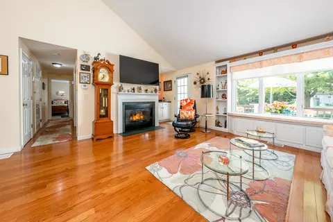 84 Pine Hill Blvd, Mashpee, MA 02649 photo 5