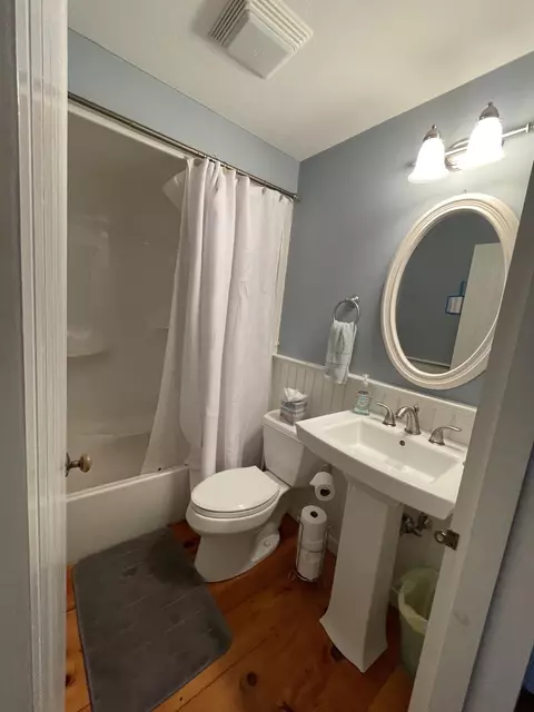 Bath - 4 Colemans Way, Mashpee, MA 02649 photo 2 of 2