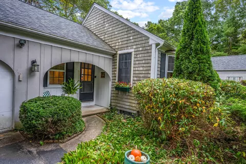 33 Oxner Rd, Centerville, MA 02632 photo 4
