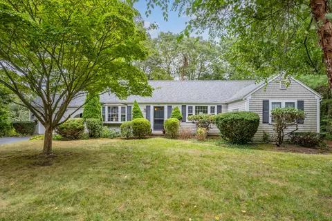 33 Oxner Rd, Centerville, MA 02632 photo 1