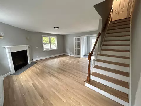 Living - 83 Marion Rd, Wareham, MA 02571 photo 4 of 7