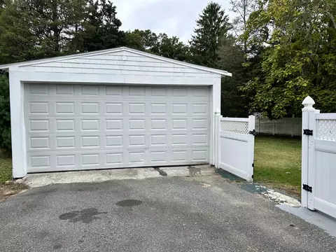 Exterior - 83 Marion Rd, Wareham, MA 02571 photo 3 of 11
