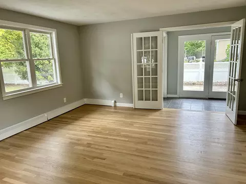 Living - 83 Marion Rd, Wareham, MA 02571 photo 6 of 7