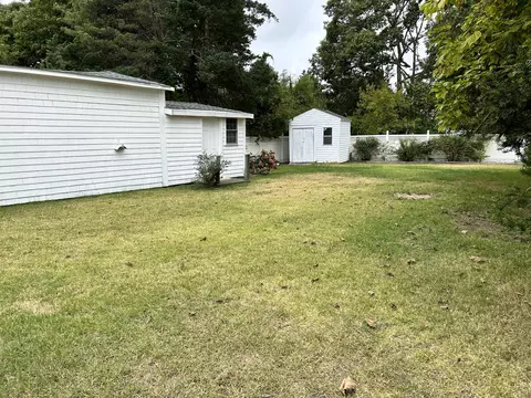 Exterior - 83 Marion Rd, Wareham, MA 02571 photo 5 of 11