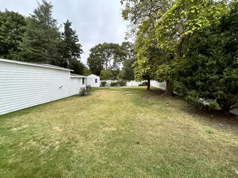 Exterior - 83 Marion Rd, Wareham, MA 02571 photo 6 of 11