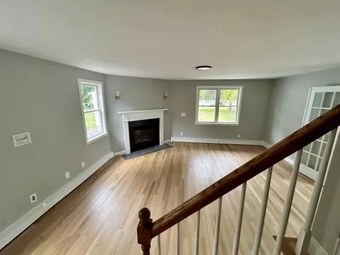 Living - 83 Marion Rd, Wareham, MA 02571 photo 3 of 7