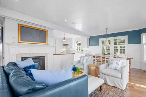 Living - 71 Sunset Ln, Barnstable, MA 02630 photo 3 of 6