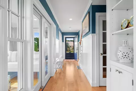 Entry Way - 71 Sunset Ln, Barnstable, MA 02630 photo 3 of 6