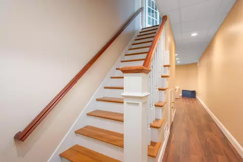 Entry Way - 71 Sunset Ln, Barnstable, MA 02630 photo 6 of 6