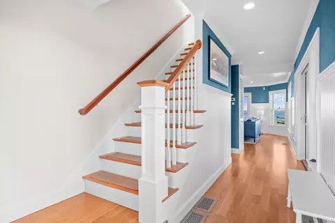 Entry Way - 71 Sunset Ln, Barnstable, MA 02630 photo 2 of 6