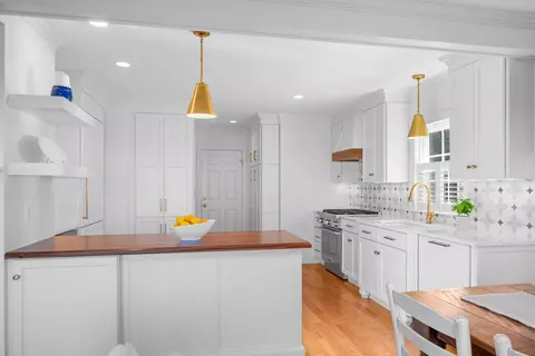Kitchen - 71 Sunset Ln, Barnstable, MA 02630 photo 1 of 7