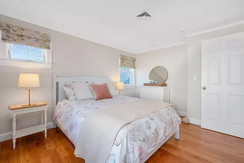 Bedroom - 71 Sunset Ln, Barnstable, MA 02630 photo 7 of 8