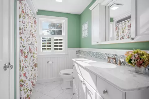 Bath - 71 Sunset Ln, Barnstable, MA 02630 photo 4 of 5