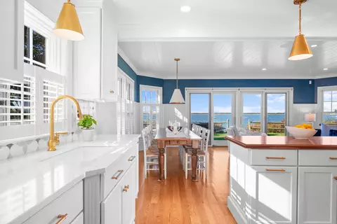 Kitchen - 71 Sunset Ln, Barnstable, MA 02630 photo 4 of 7
