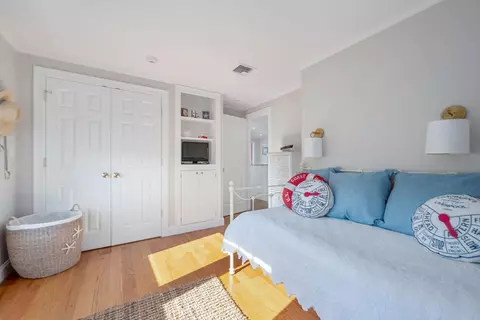 Bedroom - 71 Sunset Ln, Barnstable, MA 02630 photo 5 of 8