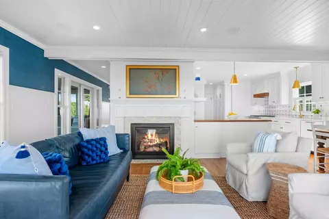 Living - 71 Sunset Ln, Barnstable, MA 02630 photo 4 of 6