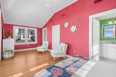 Bedroom - 71 Sunset Ln, Barnstable, MA 02630 photo 3 of 8