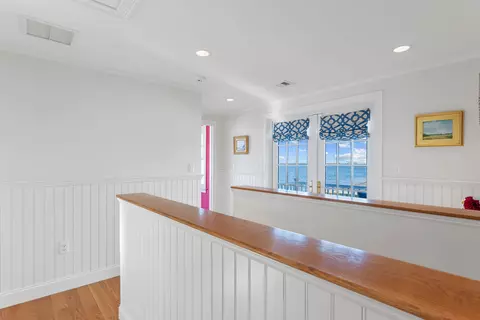 Entry Way - 71 Sunset Ln, Barnstable, MA 02630 photo 4 of 6