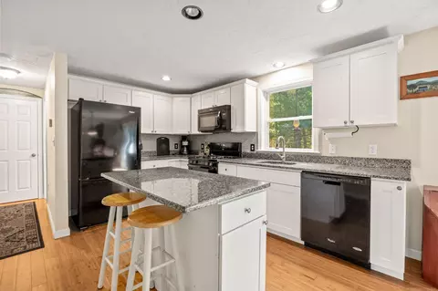 24 Shipwreck Dr, Mashpee, MA 02649 photo 9