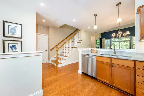 Entry Way - 12 Atlantic Ct, Mashpee, MA 02649 photo 2 of 3