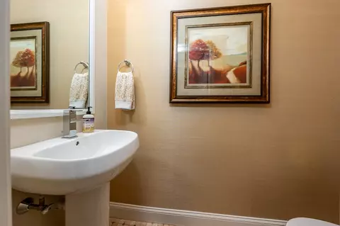 Bath - 12 Atlantic Ct, Mashpee, MA 02649 photo 1 of 2