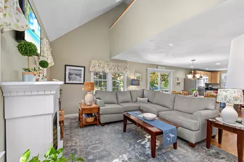Living - 4 Dory Ln, Eastham, MA 02642 photo 3 of 4