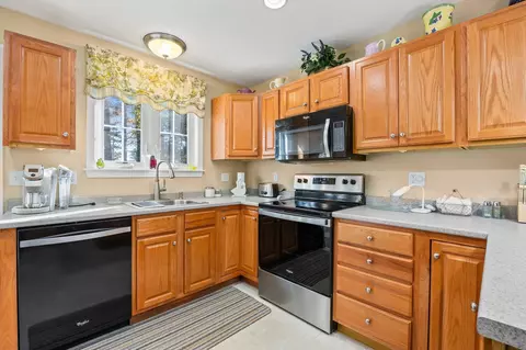 Kitchen - 4 Rock Marsh Rd # B, Wareham, MA 02571 photo 2 of 3