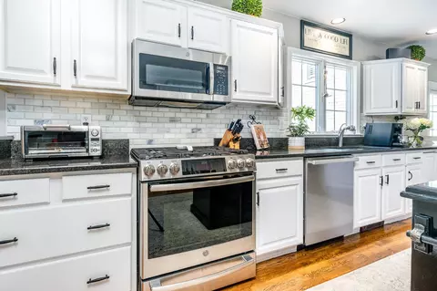 115 Main St, Cotuit, MA 02635 photo 10