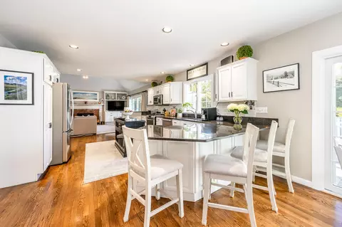 115 Main St, Cotuit, MA 02635 photo 8