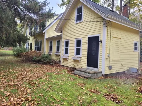 29 Coolidge St, Cotuit, MA 02635 photo 1