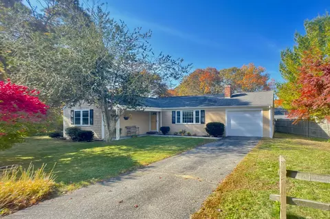 21 Silver Ln, Hyannis, MA 02601 photo 1