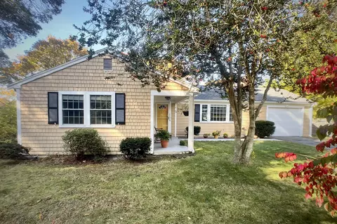 21 Silver Ln, Hyannis, MA 02601 photo 2
