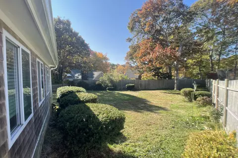 21 Silver Ln, Hyannis, MA 02601 photo 4