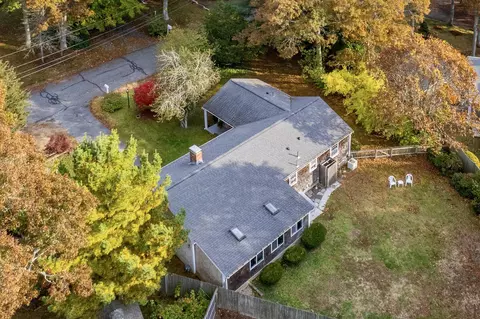 21 Silver Ln, Hyannis, MA 02601 photo 3