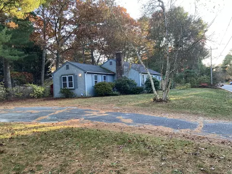 426 Nottingham Dr, Centerville, MA 02632 photo 2