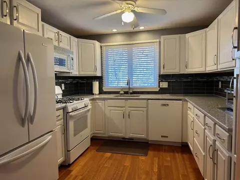 Kitchen - 12 Chippers Ln, Mashpee, MA 02649 photo 3 of 4