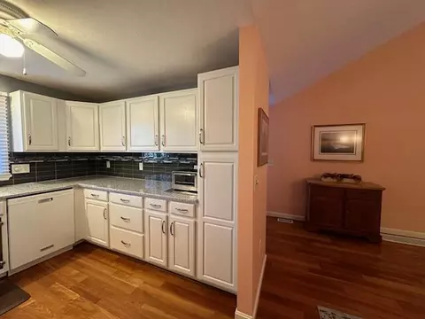 Kitchen - 12 Chippers Ln, Mashpee, MA 02649 photo 2 of 4