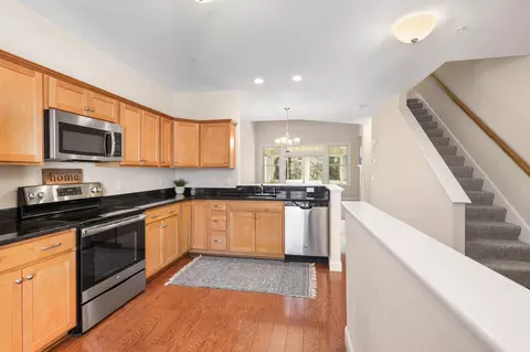 6 Stony Brook Dr, Mashpee, MA 02649 photo 9