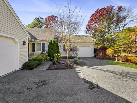 16 Mainsail Cir, Mashpee, MA 02649 photo 3