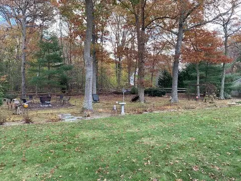 124 Monomoy Cir, Centerville, MA 02632 photo 8