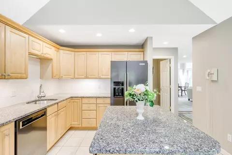 Kitchen - 18 Gold Leaf Ln, Mashpee, MA 02649 photo 4 of 5