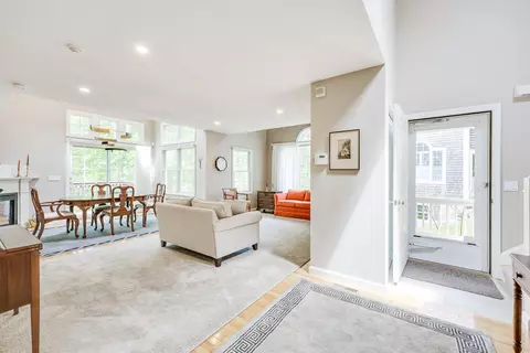 Entry Way - 18 Gold Leaf Ln, Mashpee, MA 02649 photo 1 of 10