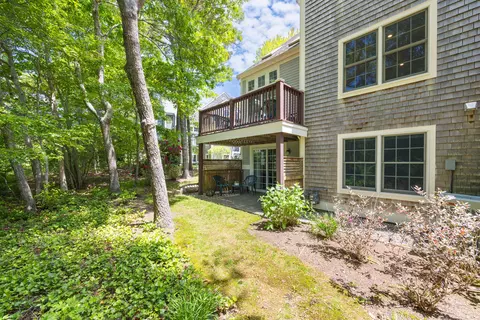 Exterior - 18 Gold Leaf Ln, Mashpee, MA 02649 photo 7 of 11
