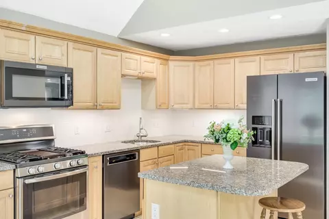 Kitchen - 18 Gold Leaf Ln, Mashpee, MA 02649 photo 3 of 5