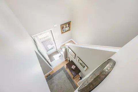 Entry Way - 18 Gold Leaf Ln, Mashpee, MA 02649 photo 9 of 10