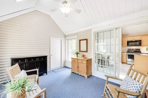 Entry Way - 18 Gold Leaf Ln, Mashpee, MA 02649 photo 5 of 10