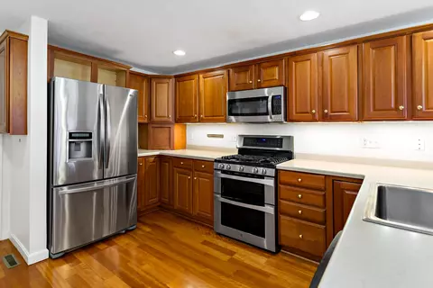 19 Executive Dr, Mashpee, MA 02649 photo 11